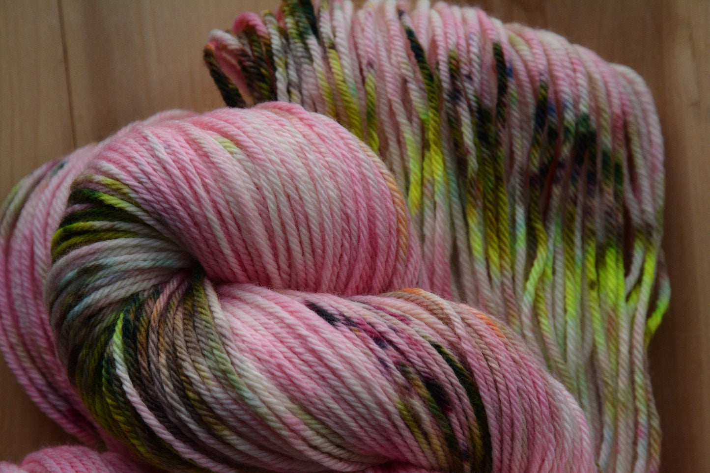 Apple Blossom - worsted weight 4-ply 100% non-super wash, extra fine merino yarn. 100g 218 yards. Pink white speckles. Soft 20.5 micron.