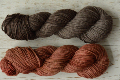 Mushroom - 4-ply 100% non-super wash worsted weight merino yarn. 100g, 218 yards, warm gray brown taupe. Soft 20.5 micron.